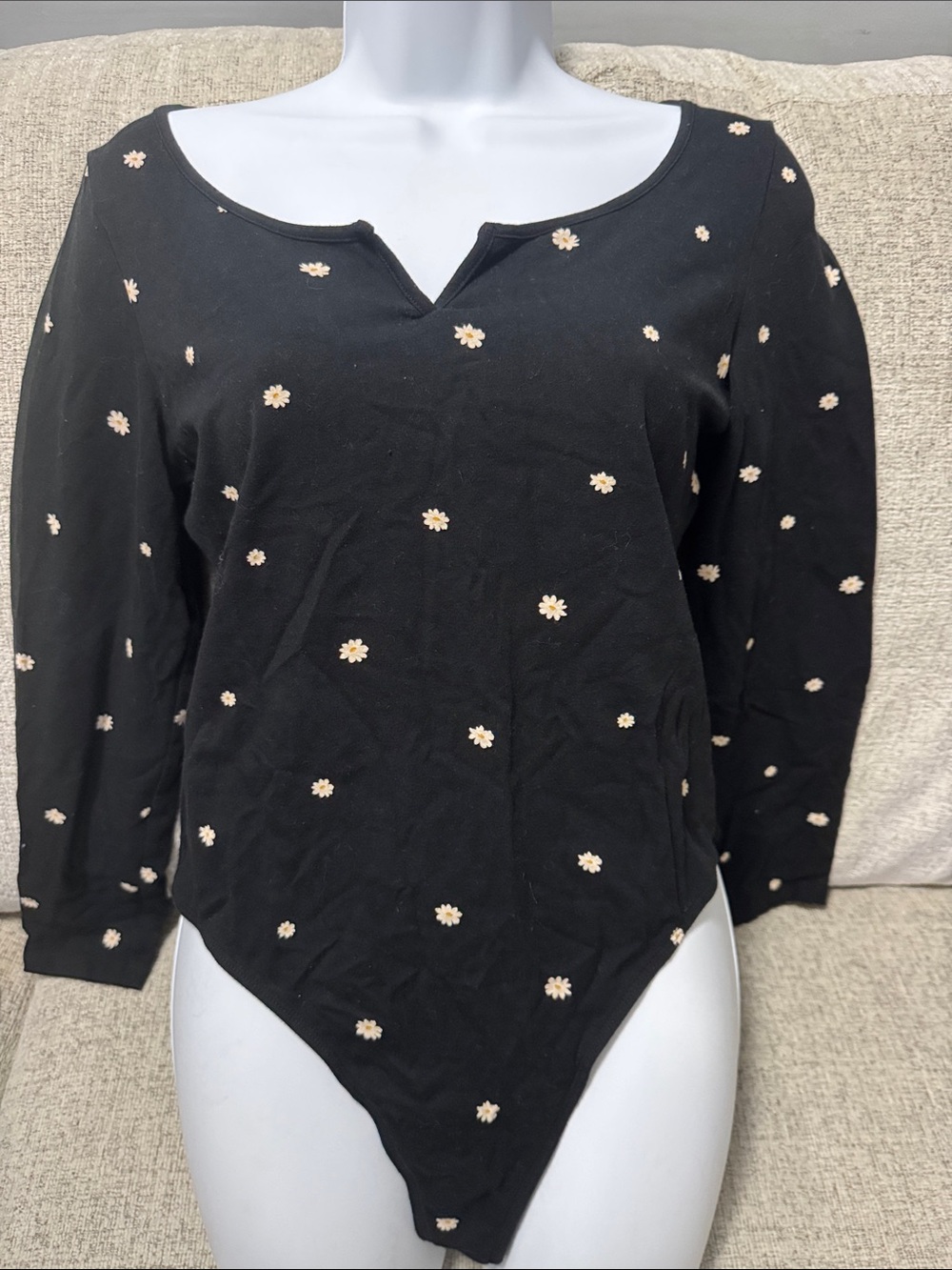 PINK Victoria's Secret Black Long-Sleeve Daisy Print Bodysuit
